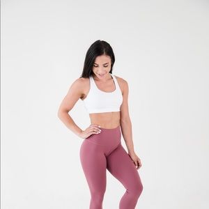 Super cute white criss cross sports bra medium